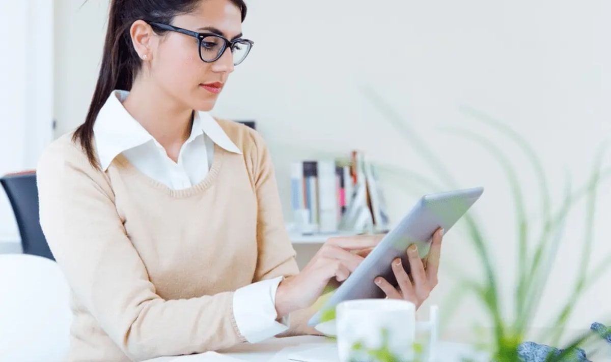 Customer entering service details online